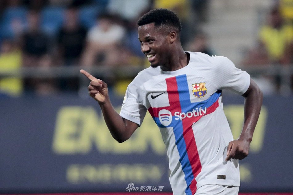 急先锋的角 急先锋的角